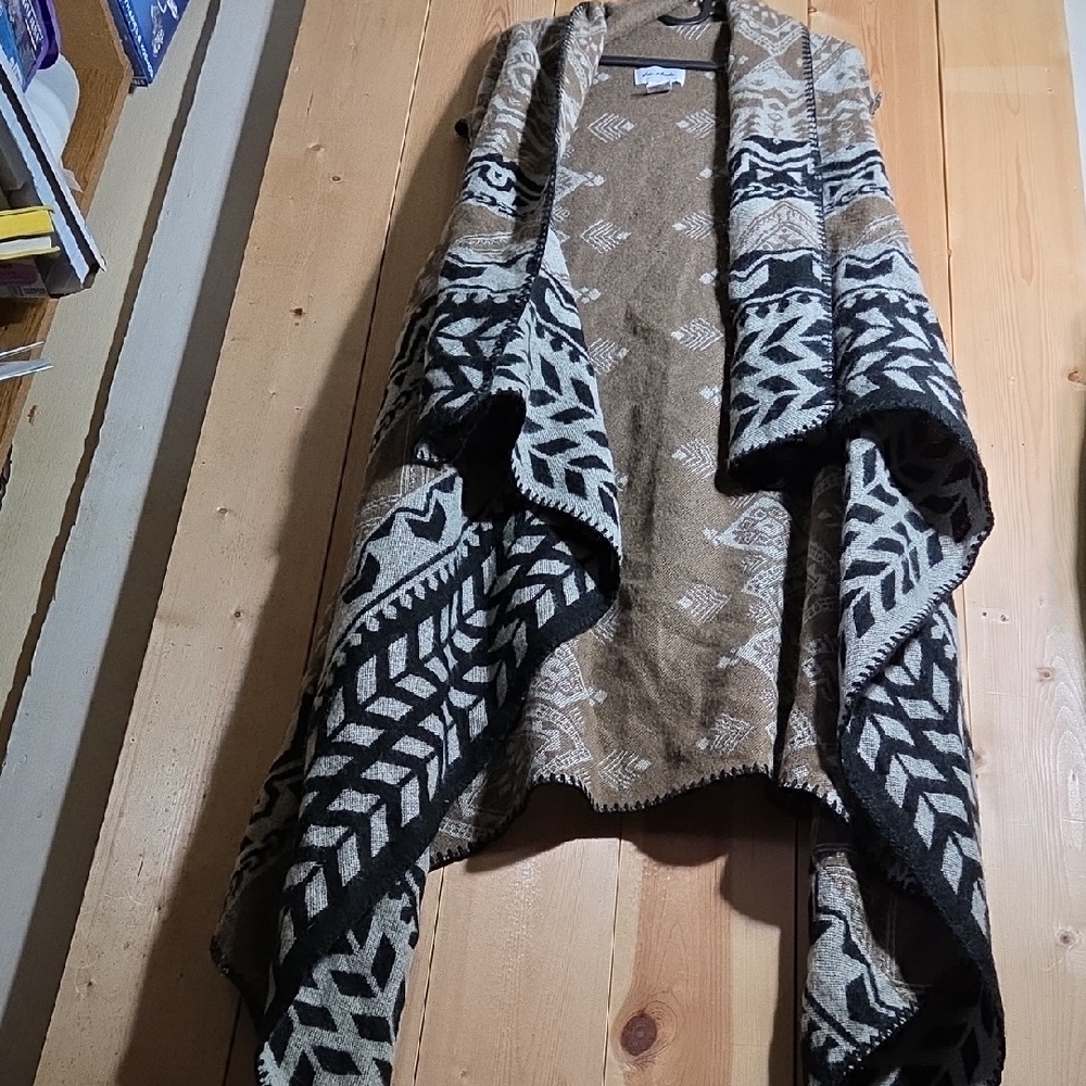 Moda Black and Brown Geometric Women's Poncho